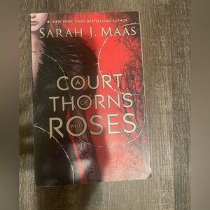 A Court of Thorns and Roses (1st Edition Original Cover). Sarah J Maas Paperback